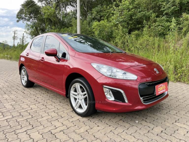 PEUGEOT - 308 - 2015/2015 - Vermelha - R$ 55.900,00