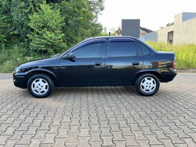 CHEVROLET - CLASSIC - 2009/2010 - Preta - R$ 22.900,00