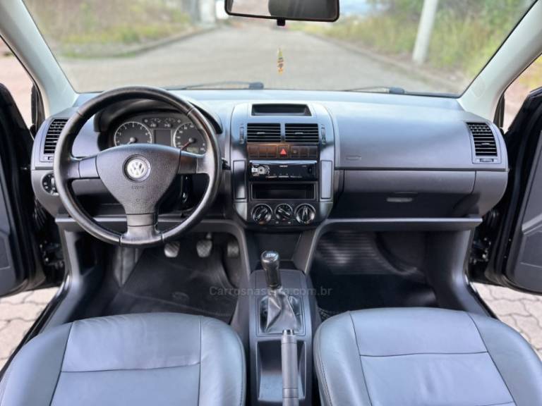 VOLKSWAGEN - POLO - 2010/2010 - Preta - R$ 38.900,00