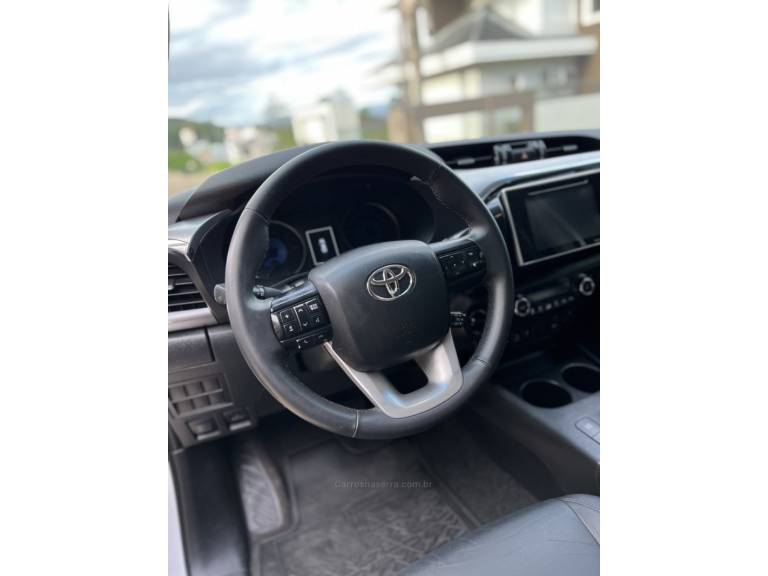 TOYOTA - HILUX - 2016/2016 - Branca - R$ 187.900,00