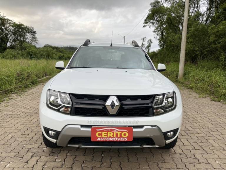 RENAULT - DUSTER - 2017/2017 - Branca - R$ 69.900,00