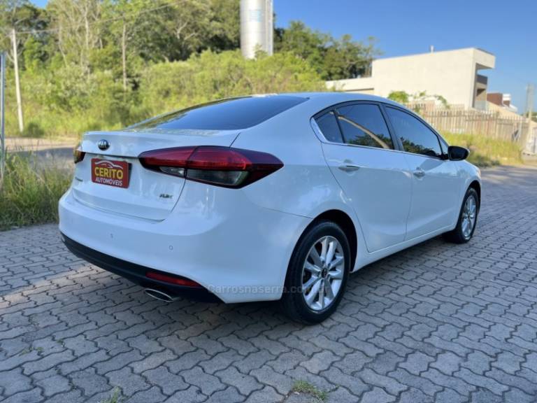 KIA MOTORS - CERATO - 2018/2018 - Branca - R$ 85.900,00