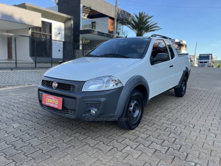 FIAT - STRADA - 2017/2018 - Branca - R$ 59.900,00