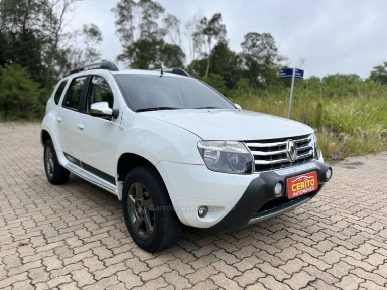 RENAULT - DUSTER - 2012/2013 - Branca - R$ 54.900,00