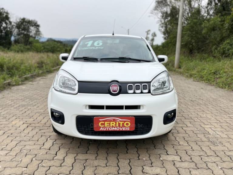 FIAT - UNO - 2016/2016 - Branca - R$ 49.900,00