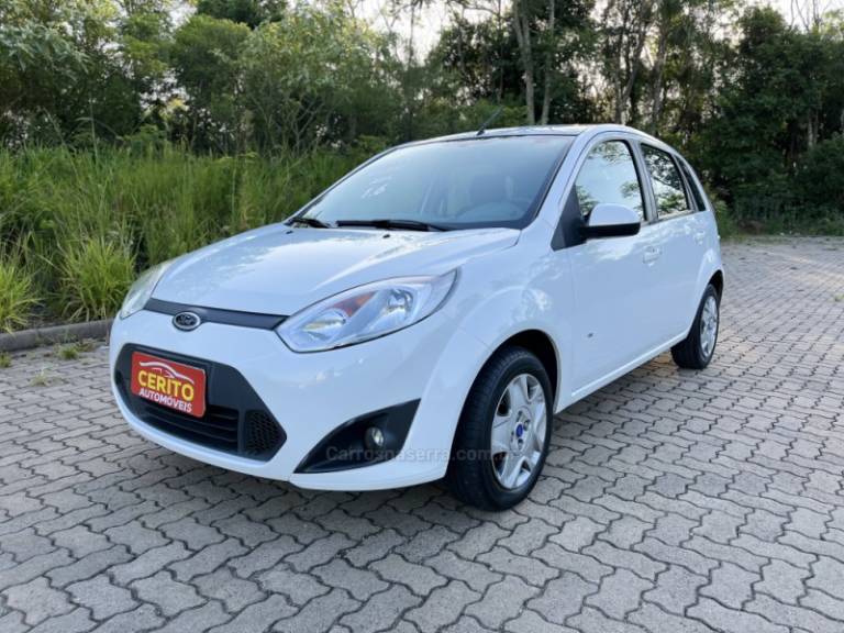 FORD - FIESTA - 2014/2014 - Branca - R$ 39.900,00