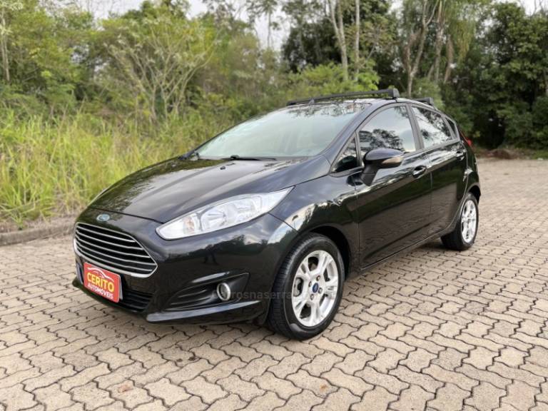 FORD - FIESTA - 2014/2015 - Preta - R$ 48.900,00