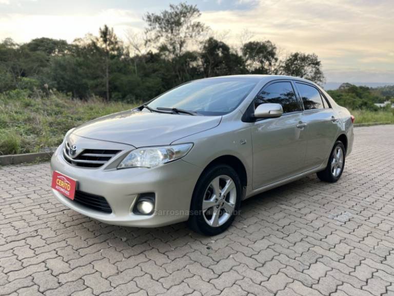 TOYOTA - COROLLA - 2013/2013 - Preta - R$ 69.900,00