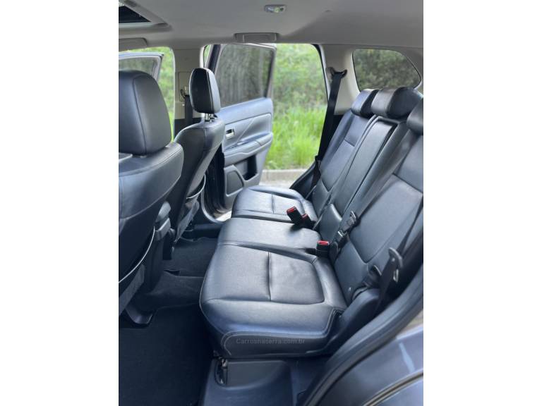 MITSUBISHI - OUTLANDER - 2017/2018 - Marrom - R$ 116.900,00