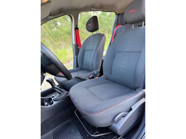 RENAULT - SANDERO - 2014/2014 - Prata - R$ 38.900,00
