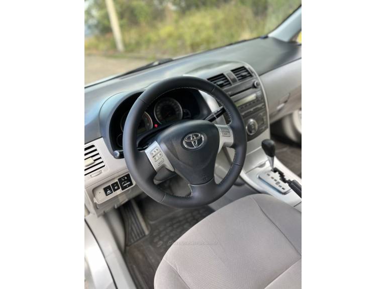TOYOTA - COROLLA - 2011/2012 - Branca - Sob Consulta