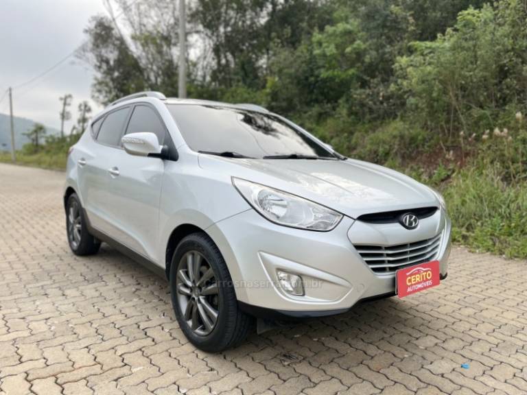 HYUNDAI - IX35 - 2011/2012 - Prata - R$ 69.900,00