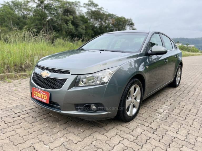 CHEVROLET - CRUZE - 2012/2011 - Cinza - R$ 58.900,00