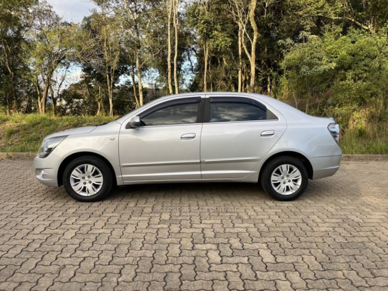 CHEVROLET - COBALT - 2013/2014 - Prata - R$ 48.900,00