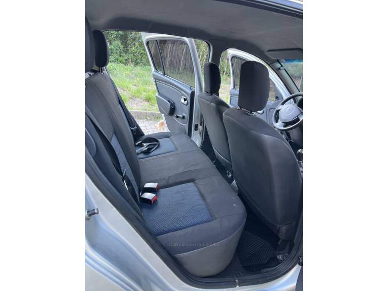 RENAULT - SANDERO - 2010/2011 - Prata - R$ 30.900,00