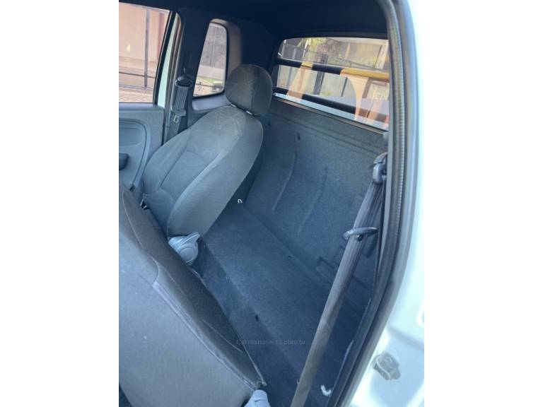 FIAT - STRADA - 2017/2018 - Branca - R$ 59.900,00