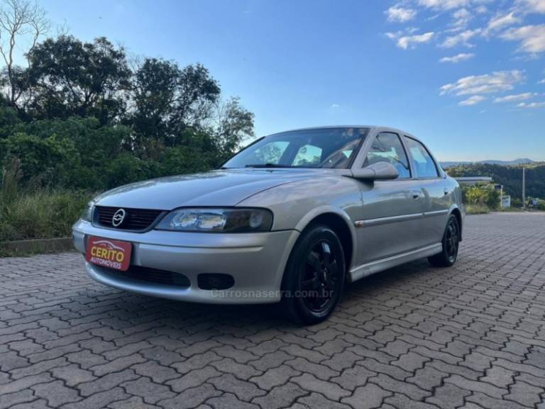 CHEVROLET - VECTRA - 2000/2000 - Prata - R$ 21.900,00