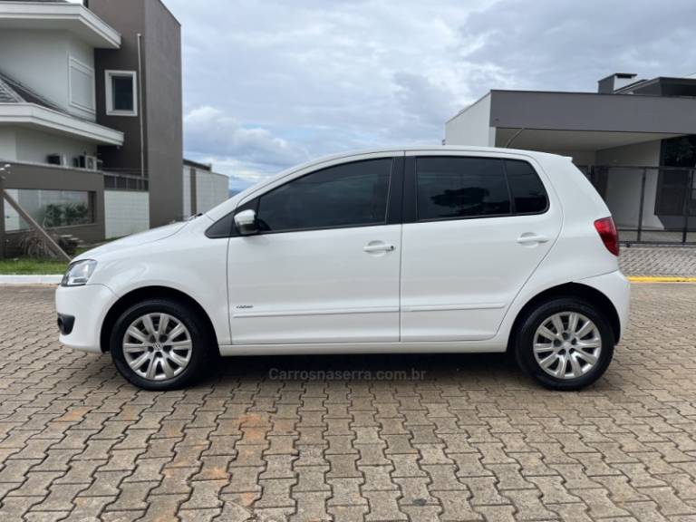 VOLKSWAGEN - FOX - 2013/2013 - Branca - R$ 44.900,00