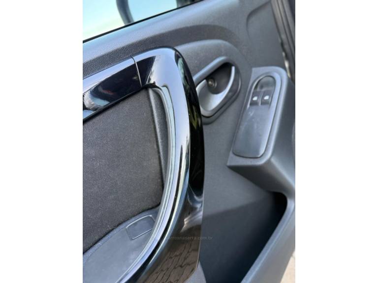 RENAULT - SANDERO - 2014/2014 - Prata - R$ 38.900,00
