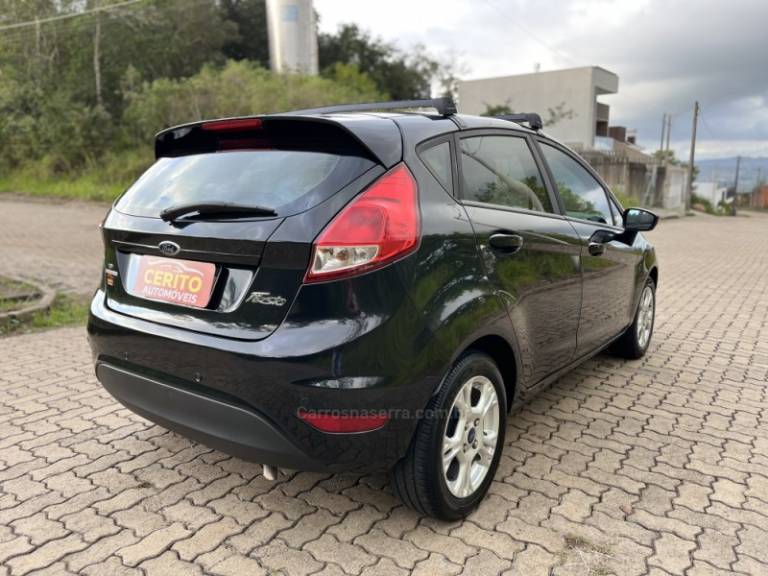 FORD - FIESTA - 2014/2015 - Preta - R$ 48.900,00