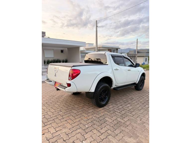 MITSUBISHI - L200 TRITON - 2015/2015 - Branca - R$ 129.900,00