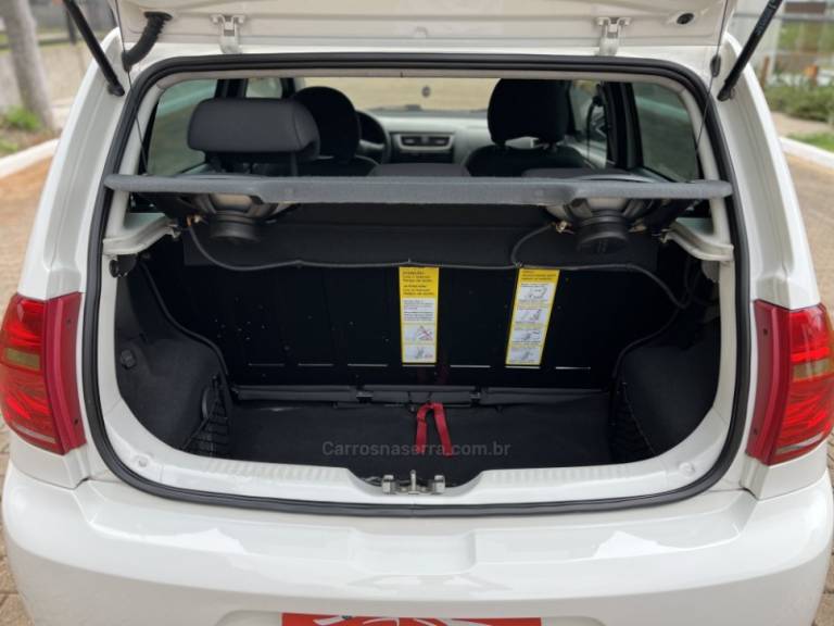 VOLKSWAGEN - FOX - 2013/2013 - Branca - R$ 44.900,00