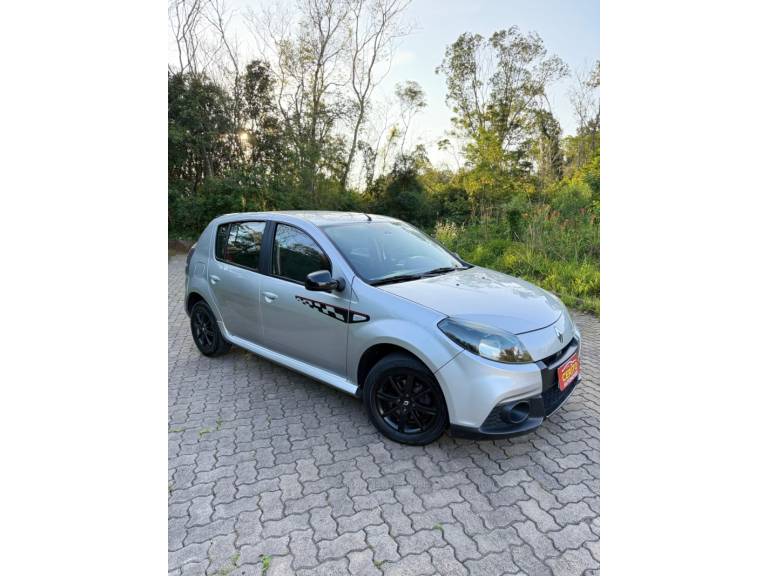RENAULT - SANDERO - 2014/2014 - Prata - R$ 38.900,00