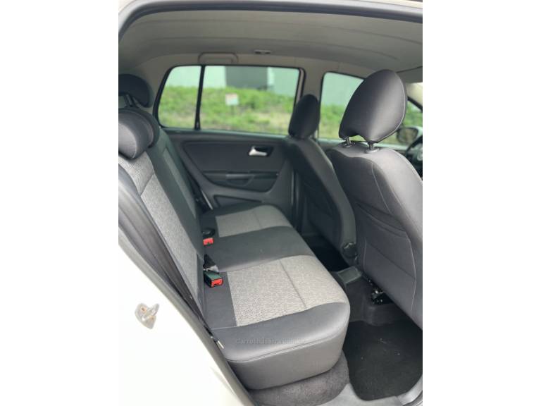 VOLKSWAGEN - FOX - 2013/2013 - Branca - R$ 44.900,00