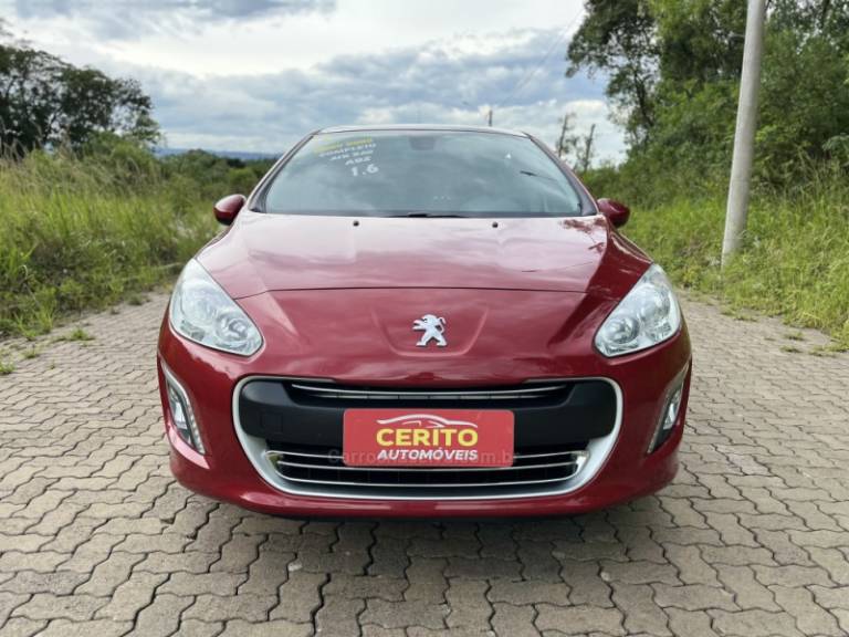 PEUGEOT - 308 - 2015/2015 - Vermelha - R$ 55.900,00