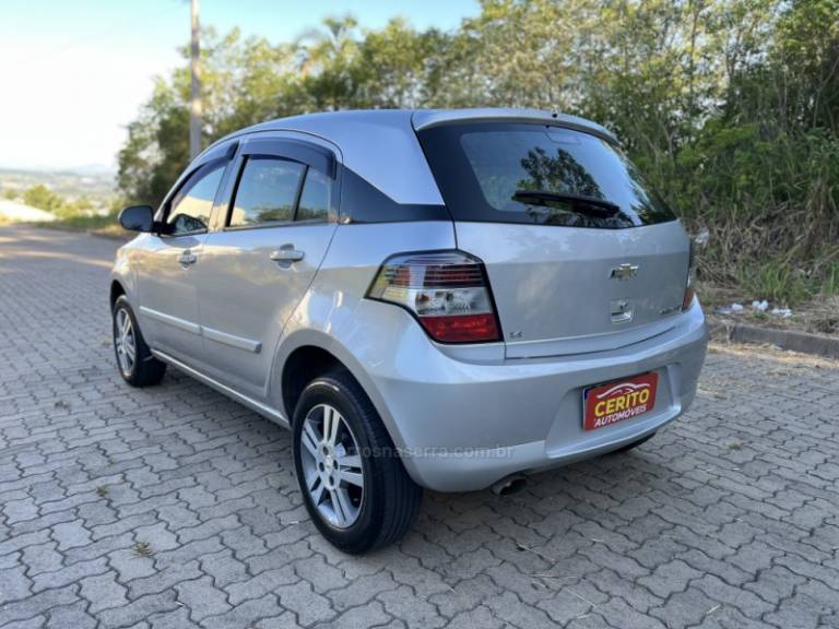 CHEVROLET - AGILE - 2012/2013 - Prata - R$ 39.900,00