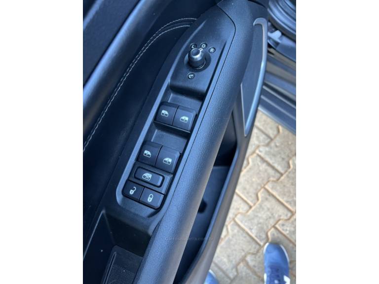 JEEP - COMPASS - 2022/2022 - Preta - R$ 135.900,00