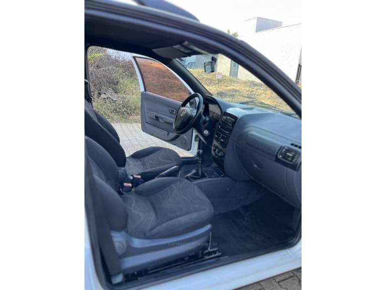 FIAT - STRADA - 2017/2018 - Branca - R$ 59.900,00