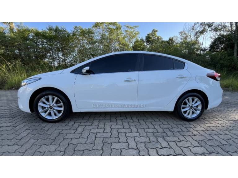 KIA MOTORS - CERATO - 2018/2018 - Branca - R$ 85.900,00