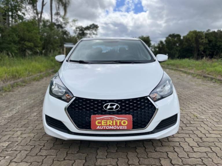 HYUNDAI - HB20S - 2018/2019 - Branca - R$ 68.900,00