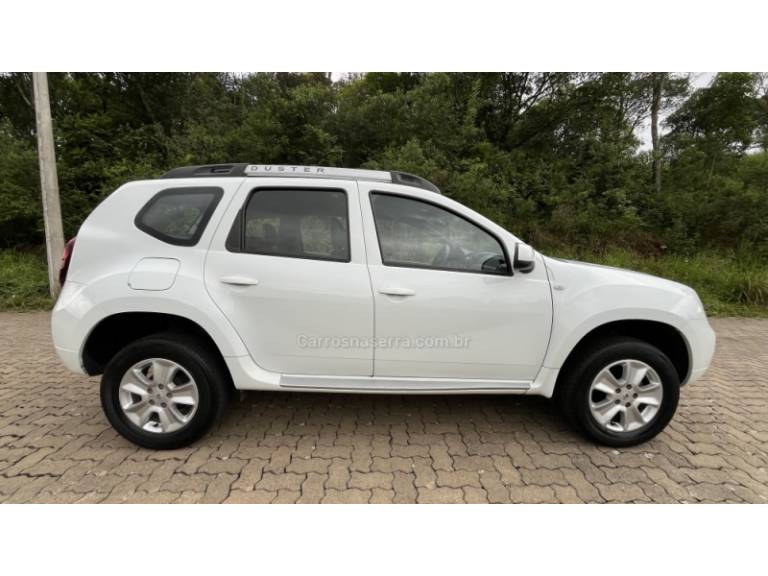 RENAULT - DUSTER - 2017/2017 - Branca - R$ 69.900,00