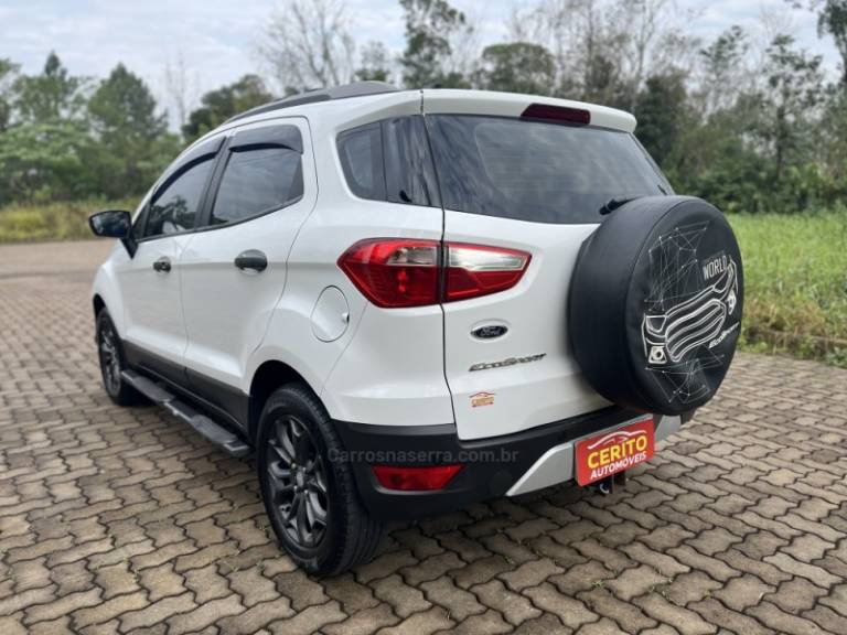 FORD - ECOSPORT - 2012/2013 - Branca - R$ 57.900,00