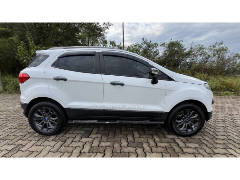 FORD - ECOSPORT - 2012/2013 - Branca - R$ 57.900,00