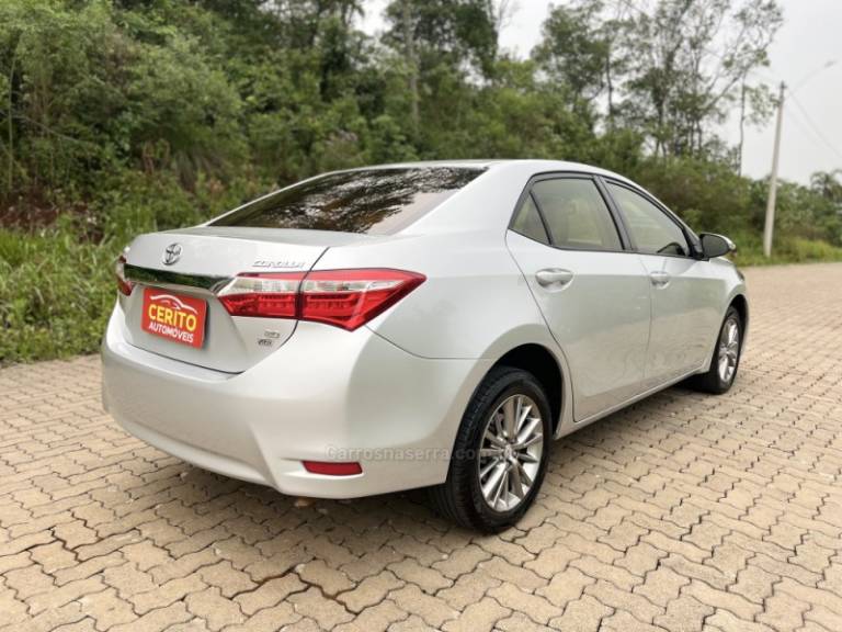 TOYOTA - COROLLA - 2016/2017 - Prata - R$ 93.900,00