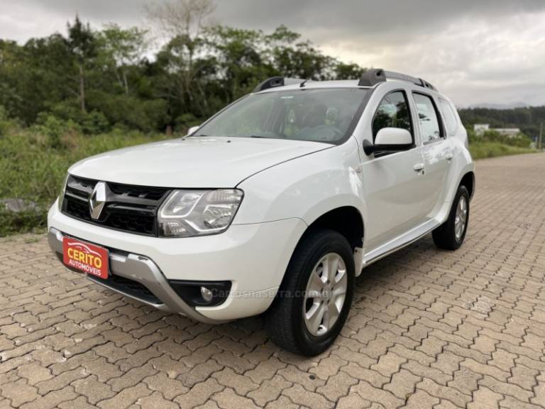 RENAULT - DUSTER - 2017/2017 - Branca - R$ 69.900,00