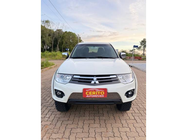 MITSUBISHI - L200 TRITON - 2015/2015 - Branca - R$ 129.900,00