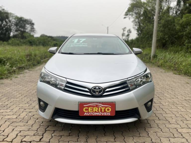 TOYOTA - COROLLA - 2016/2017 - Prata - R$ 93.900,00