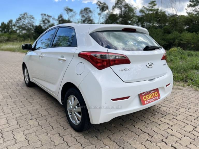 HYUNDAI - HB20 - 2014/2015 - Branca - R$ 54.900,00