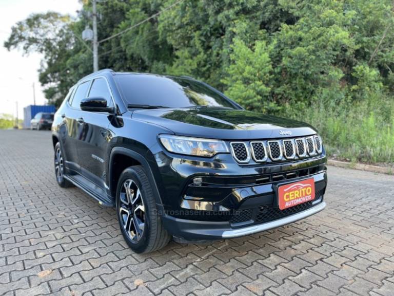 JEEP - COMPASS - 2022/2022 - Preta - R$ 135.900,00