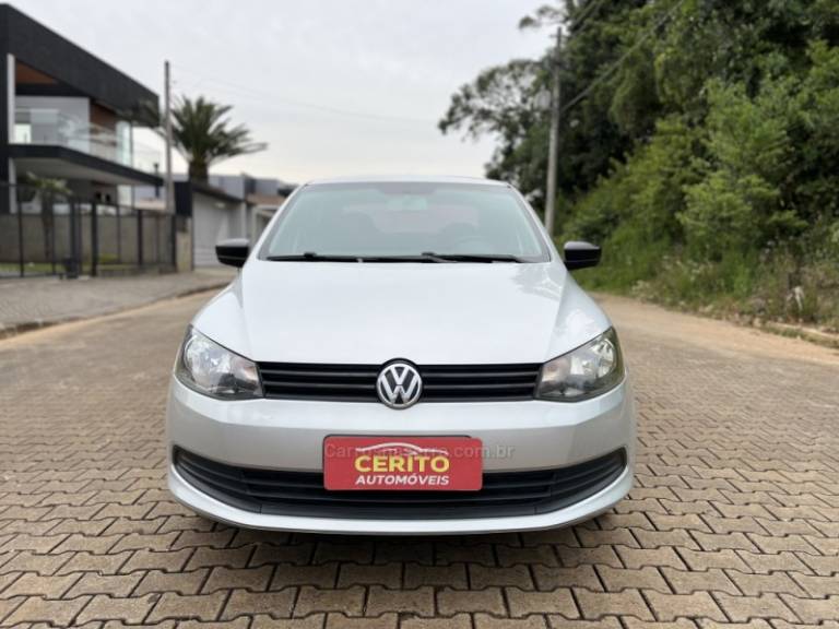 VOLKSWAGEN - VOYAGE - 2014/2015 - Prata - R$ 46.900,00