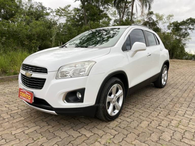 CHEVROLET - TRACKER - 2015/2015 - Branca - R$ 75.900,00