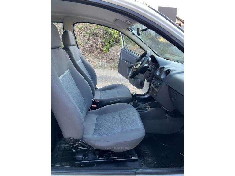 CHEVROLET - CELTA - 2013/2013 - Branca - R$ 28.900,00