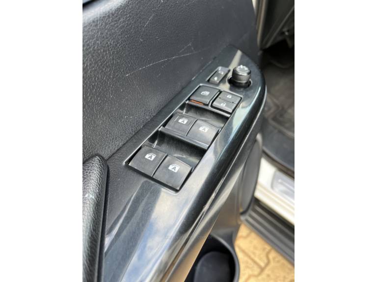 TOYOTA - HILUX - 2016/2016 - Branca - R$ 187.900,00