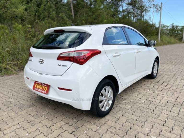 HYUNDAI - HB20 - 2014/2015 - Branca - R$ 54.900,00