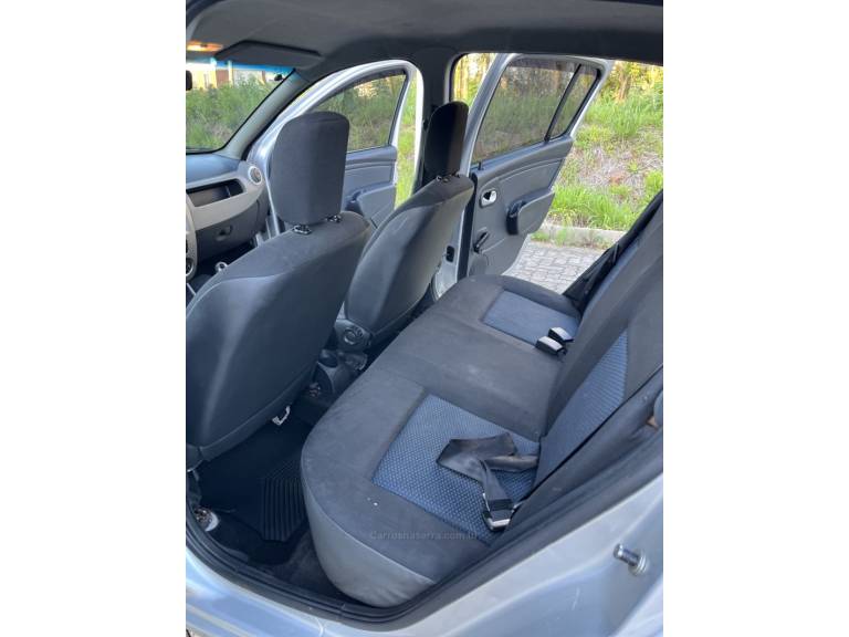 RENAULT - SANDERO - 2010/2011 - Prata - R$ 30.900,00