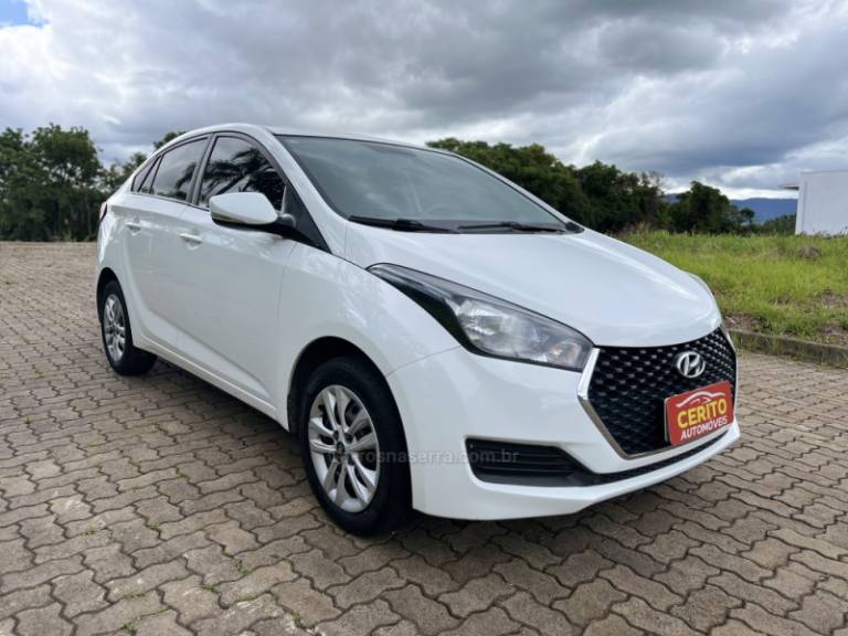 HYUNDAI - HB20S - 2018/2019 - Branca - R$ 68.900,00
